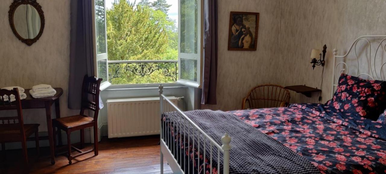Domaine Du Castellare Bed & Breakfast Le Chalard Bagian luar foto